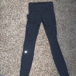 lululemon patterned gray/black speed up tight sz 4